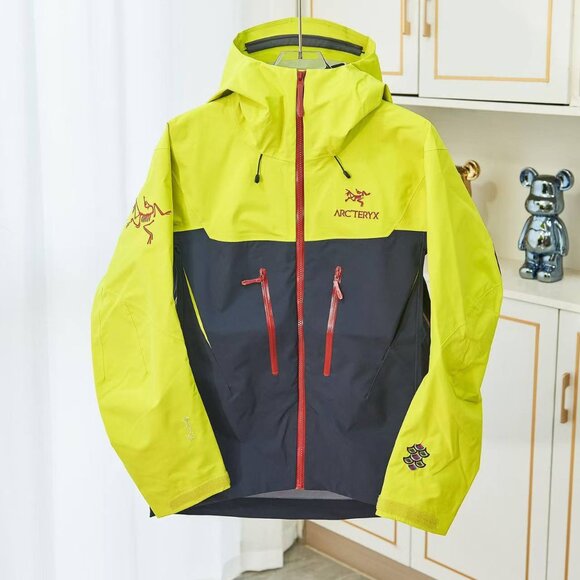 Arcteryx ALPHA SV GORE-TEX yello SS24